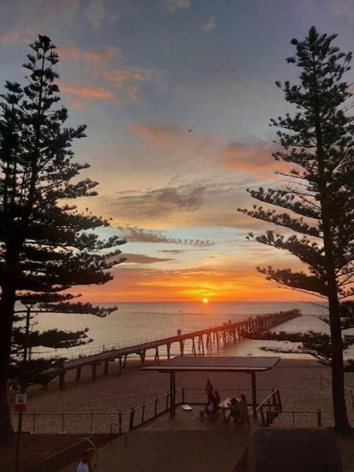 Luxury Home In Christies Beach With King Bed, Nbn, Netflix, 3Bed 2Bath Buitenkant foto