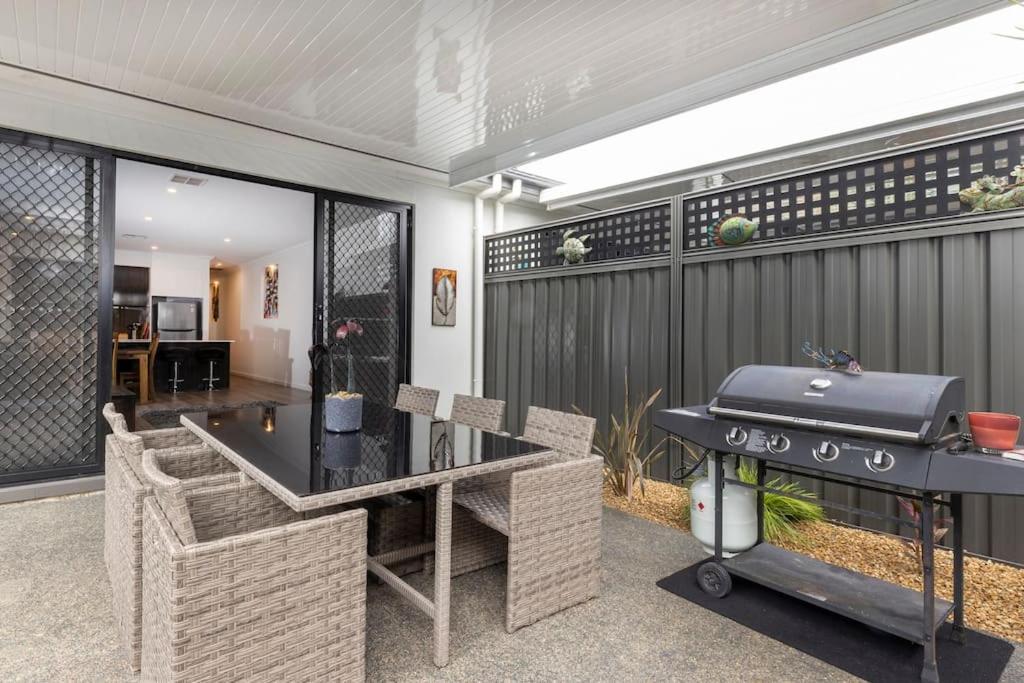 Luxury Home In Christies Beach With King Bed, Nbn, Netflix, 3Bed 2Bath Buitenkant foto
