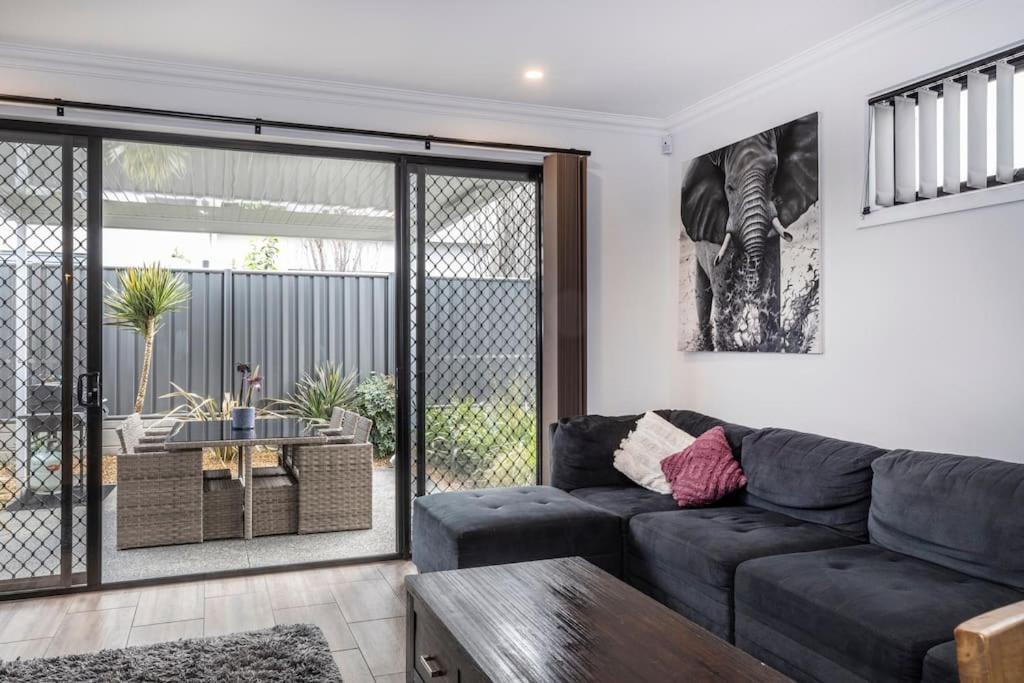 Luxury Home In Christies Beach With King Bed, Nbn, Netflix, 3Bed 2Bath Buitenkant foto